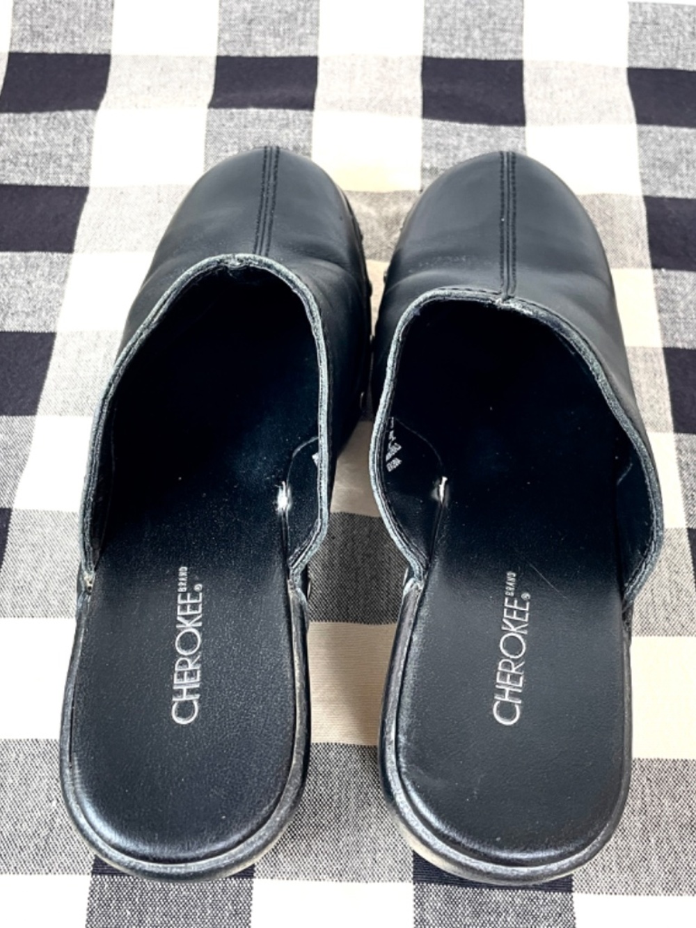 Cherokee VTG Black Leather Studded Platform Clogs, 7.5 Fair Used Condition - Picture 12 of 17